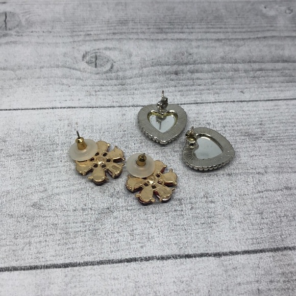 VINTAGE glittering romantic style earrings bundle lot of 2 flower and heart - Picture 2 of 3
